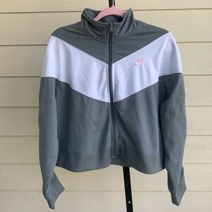 Nike activewear athletic pilates 
 zip up pullover women’s jacket xxl
